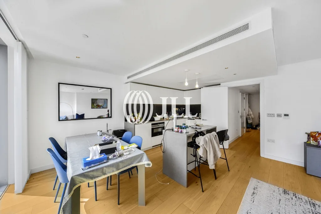 Flat Aste Street in Greater London
