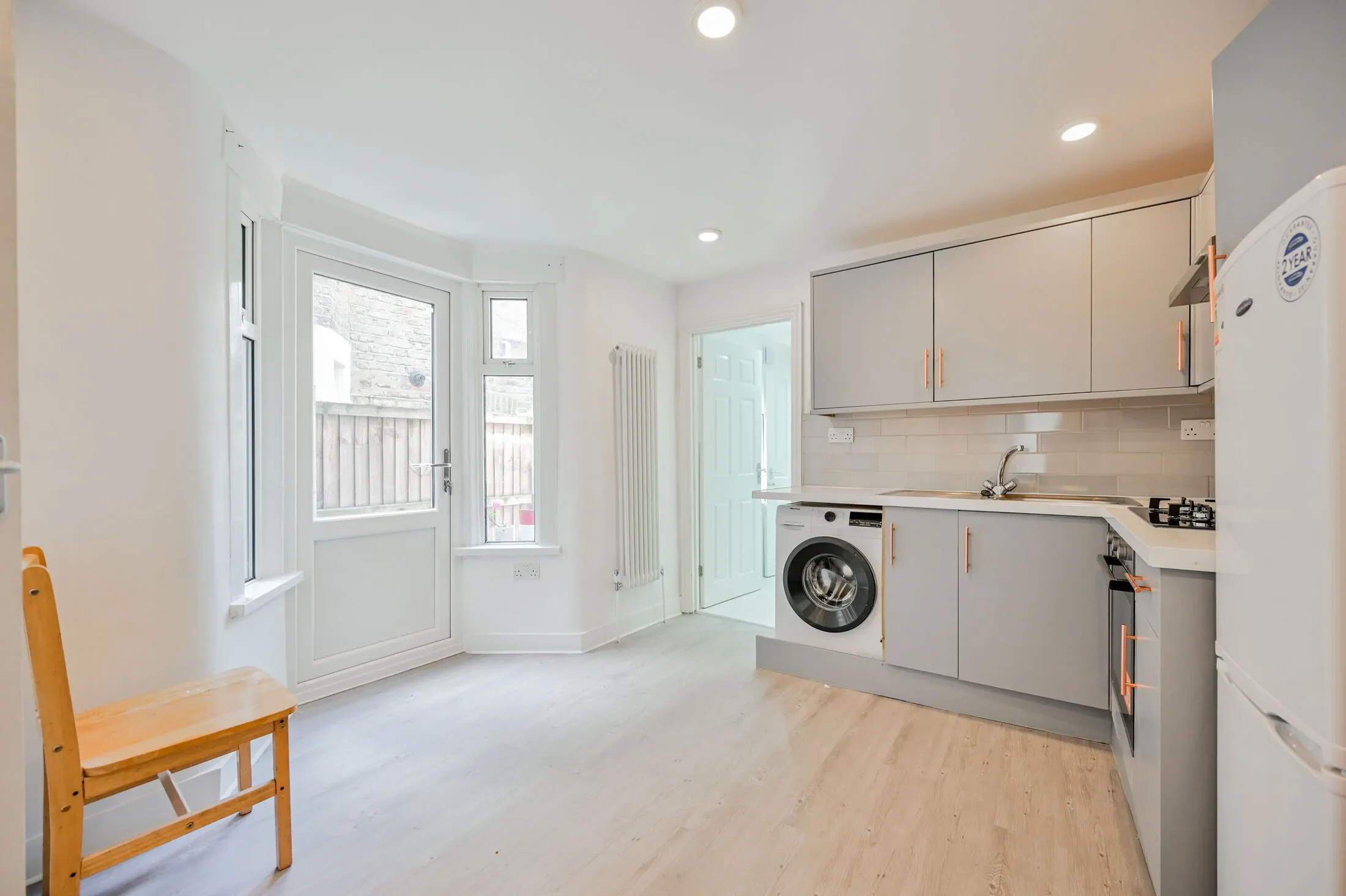 Flat Claude Road in Greater London