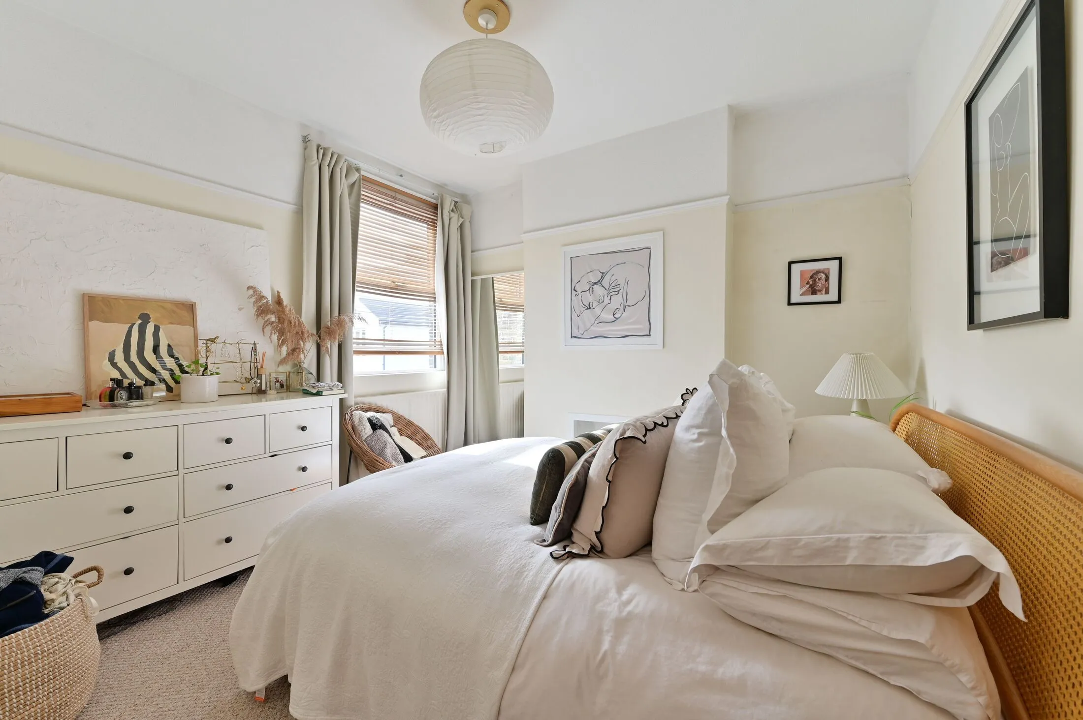 Flat Quicks Road in Greater London