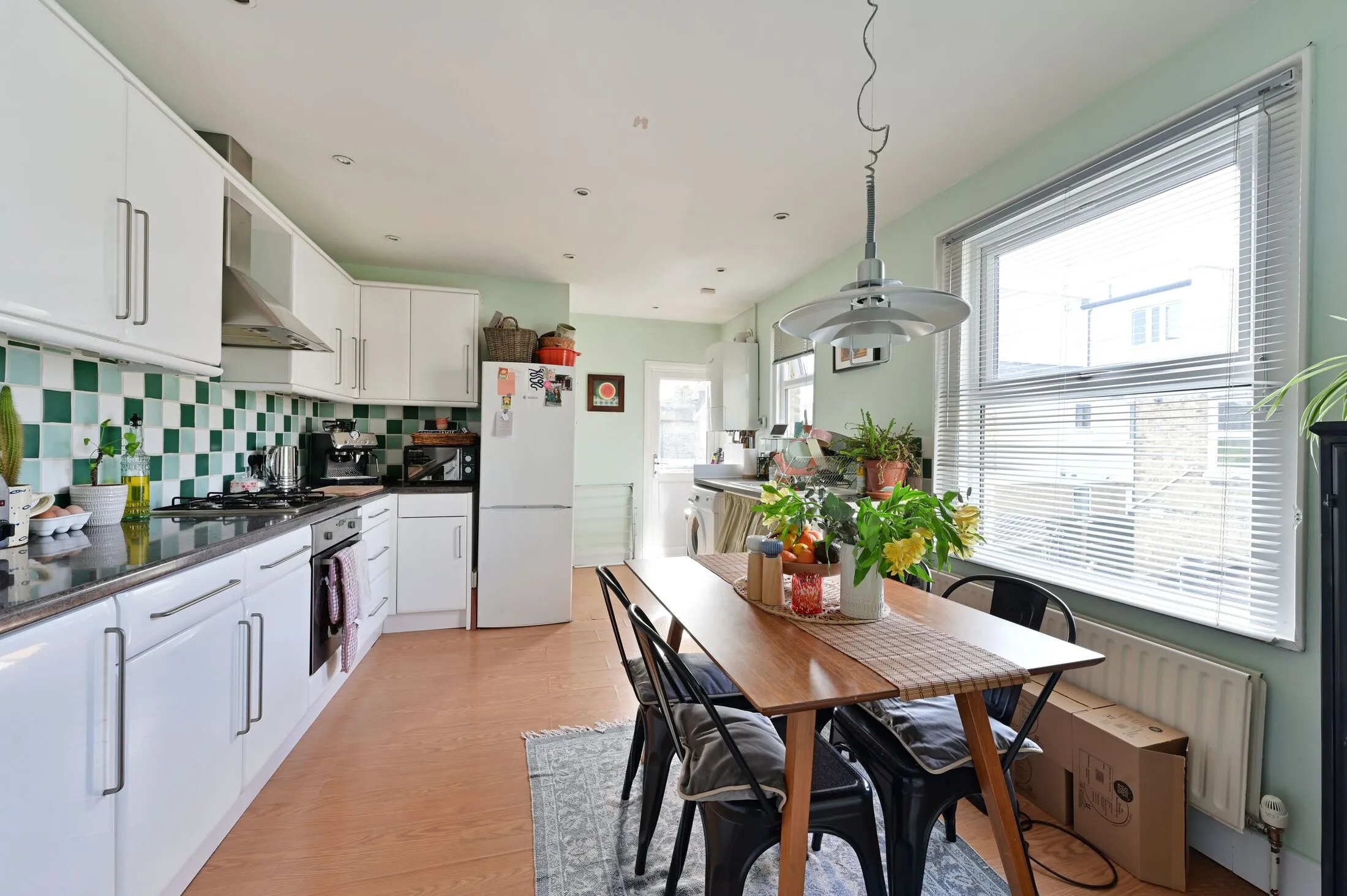 Flat Quicks Road in Greater London