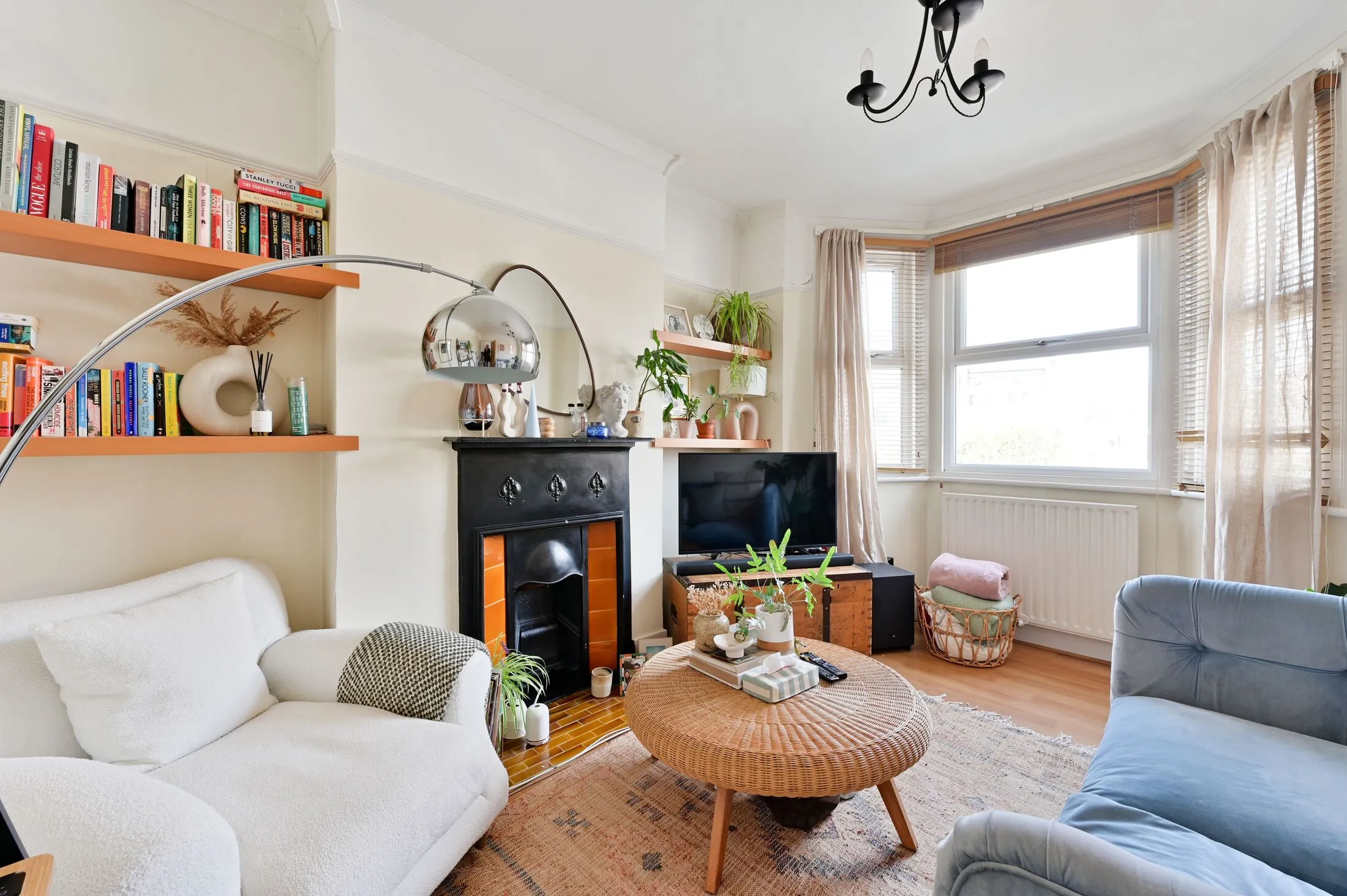 Flat Quicks Road in Greater London