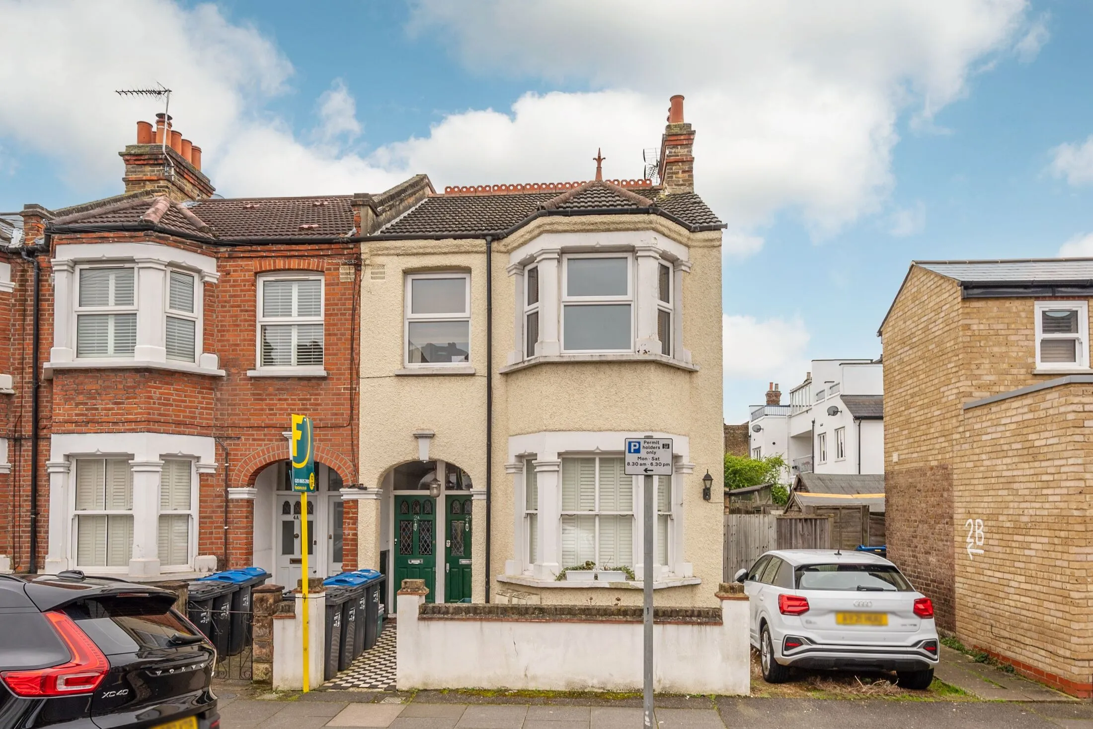 Flat Quicks Road in Greater London