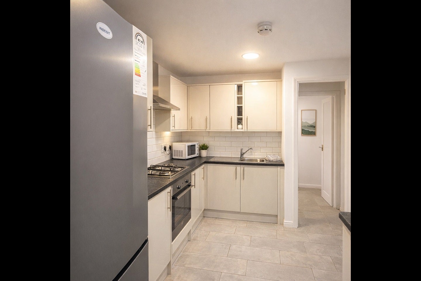 Room Arragon Road in Greater London