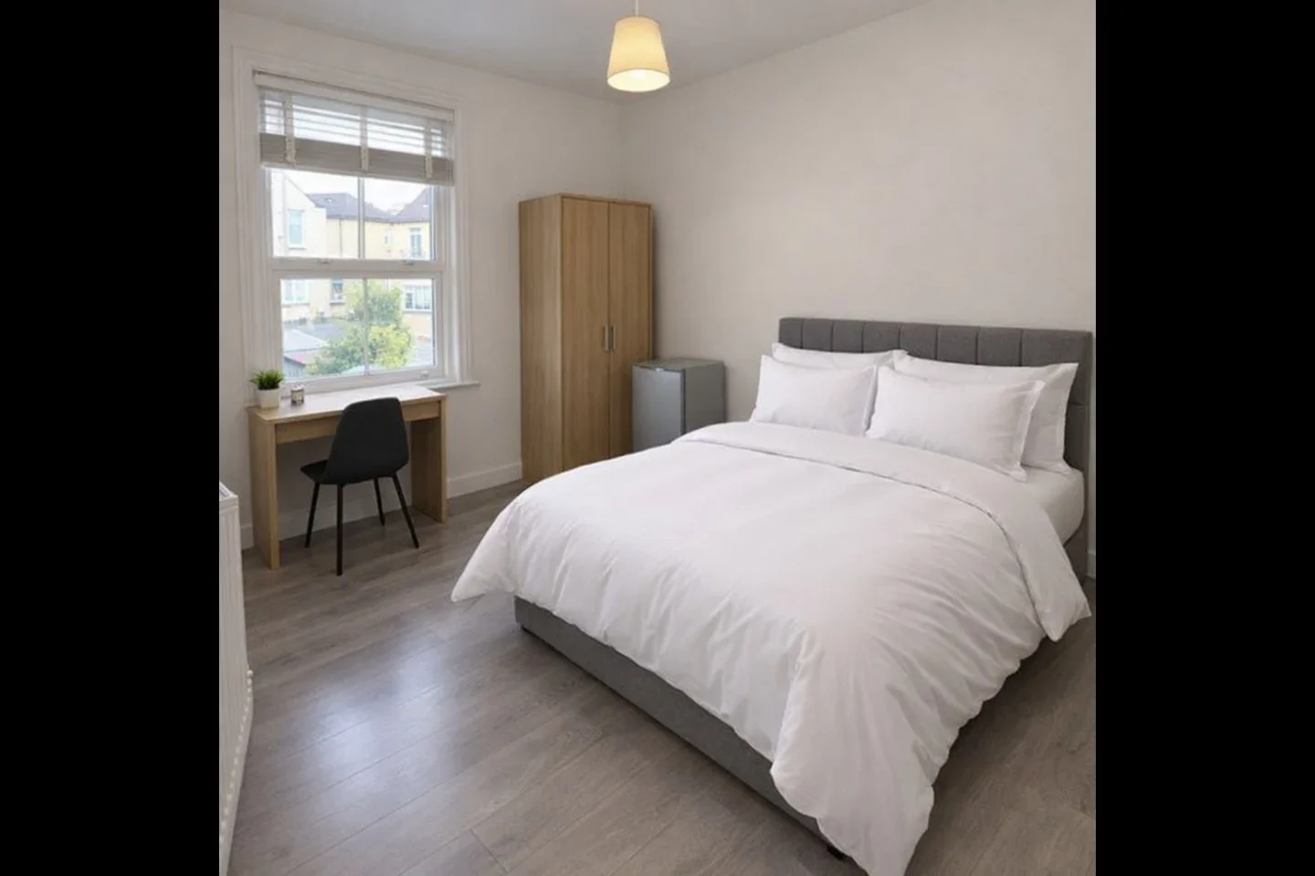 Room Arragon Road in Greater London