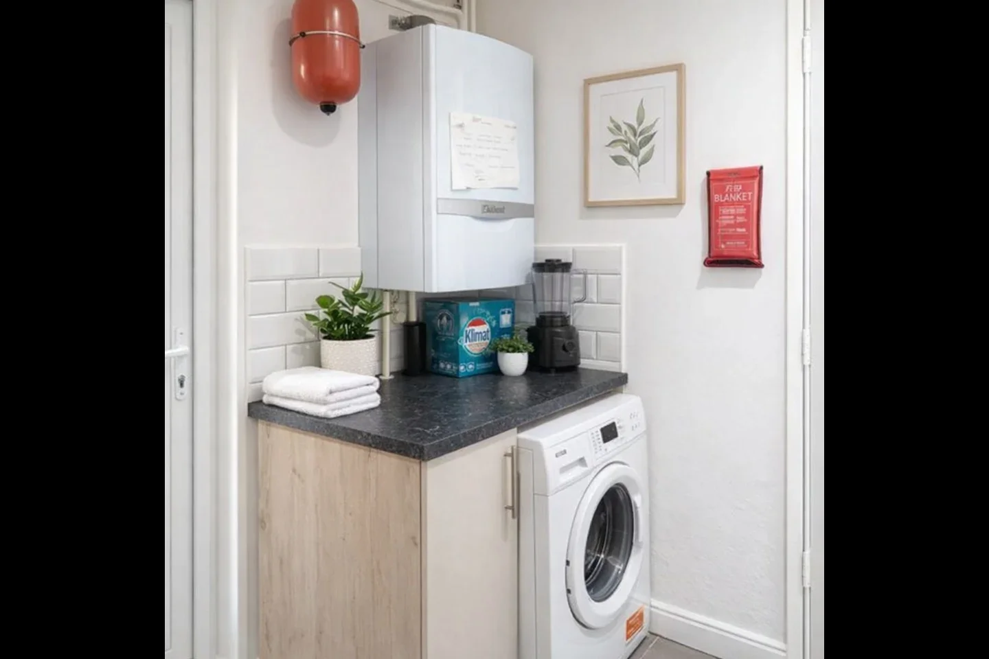 Room Arragon Road in Greater London