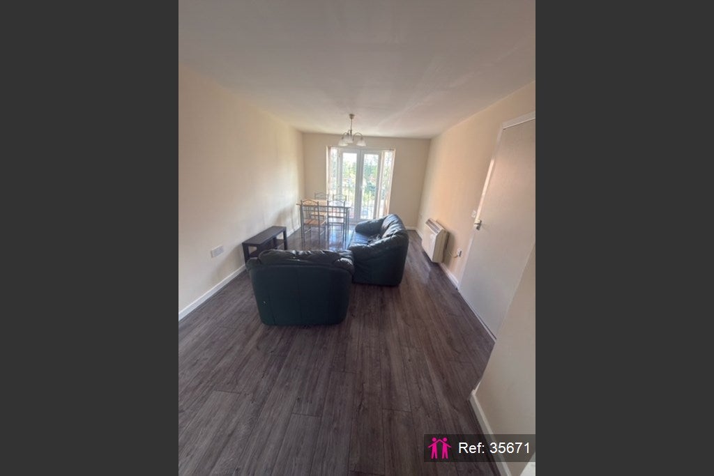 Flat Kilcoby Avenue in Salford