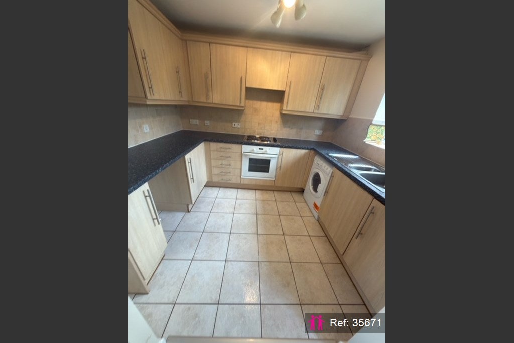 Flat Kilcoby Avenue in Salford