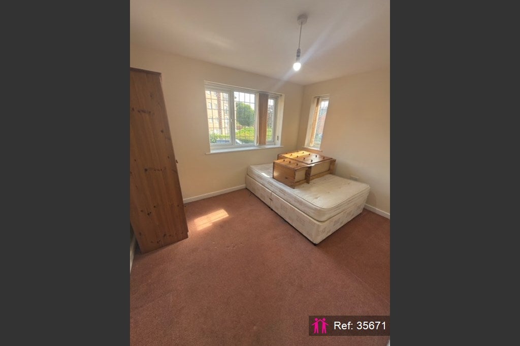 Flat Kilcoby Avenue in Salford
