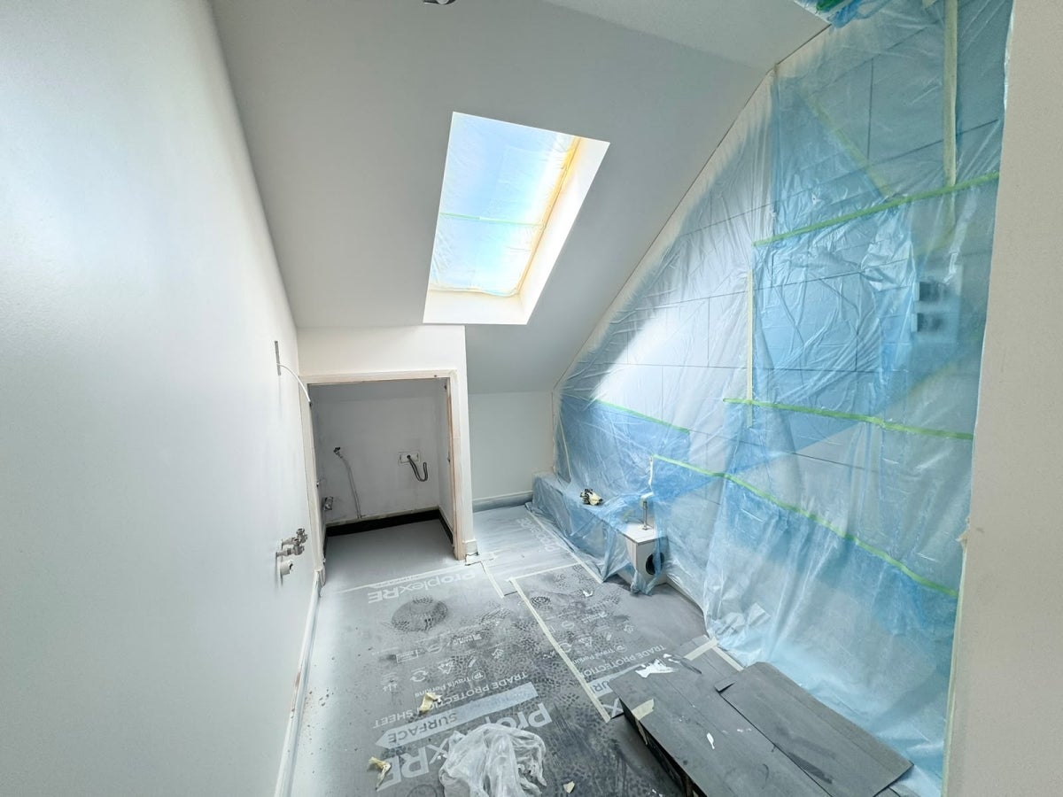 Flat Crouch Hill in Greater London