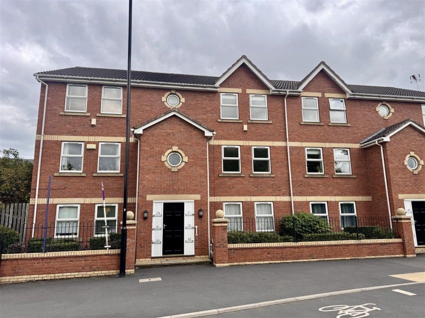 Flat Barbican Road in York