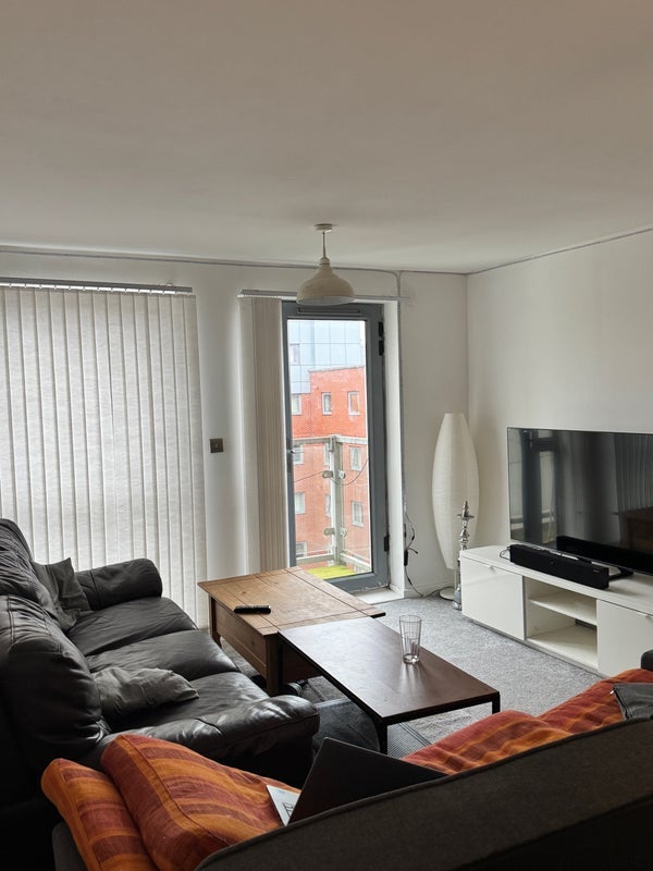 Room Elmira Way in Salford