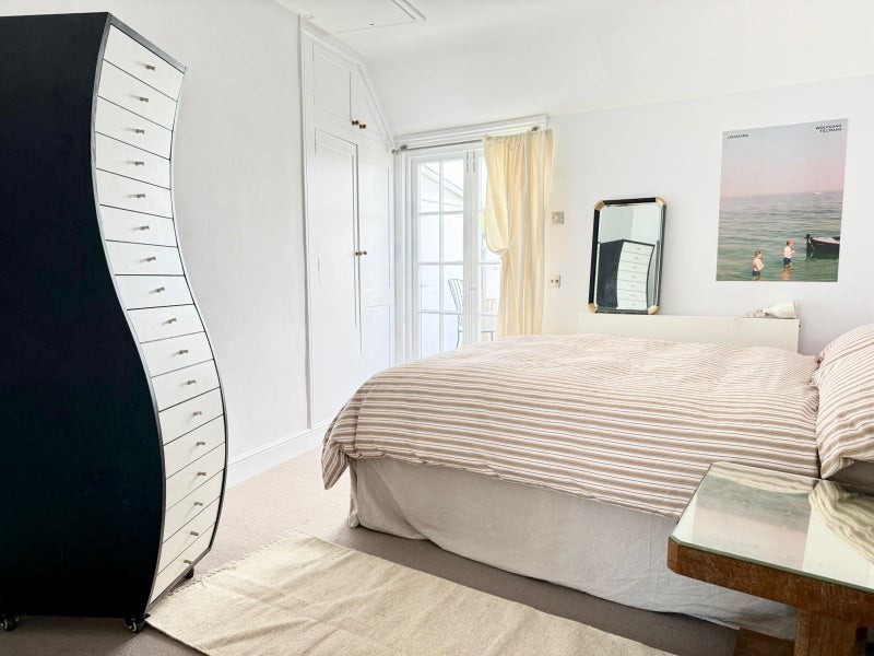 Flat Lansdowne Road in Greater London