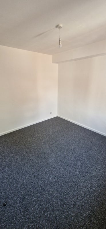 Flat Allandale Road in Leicester