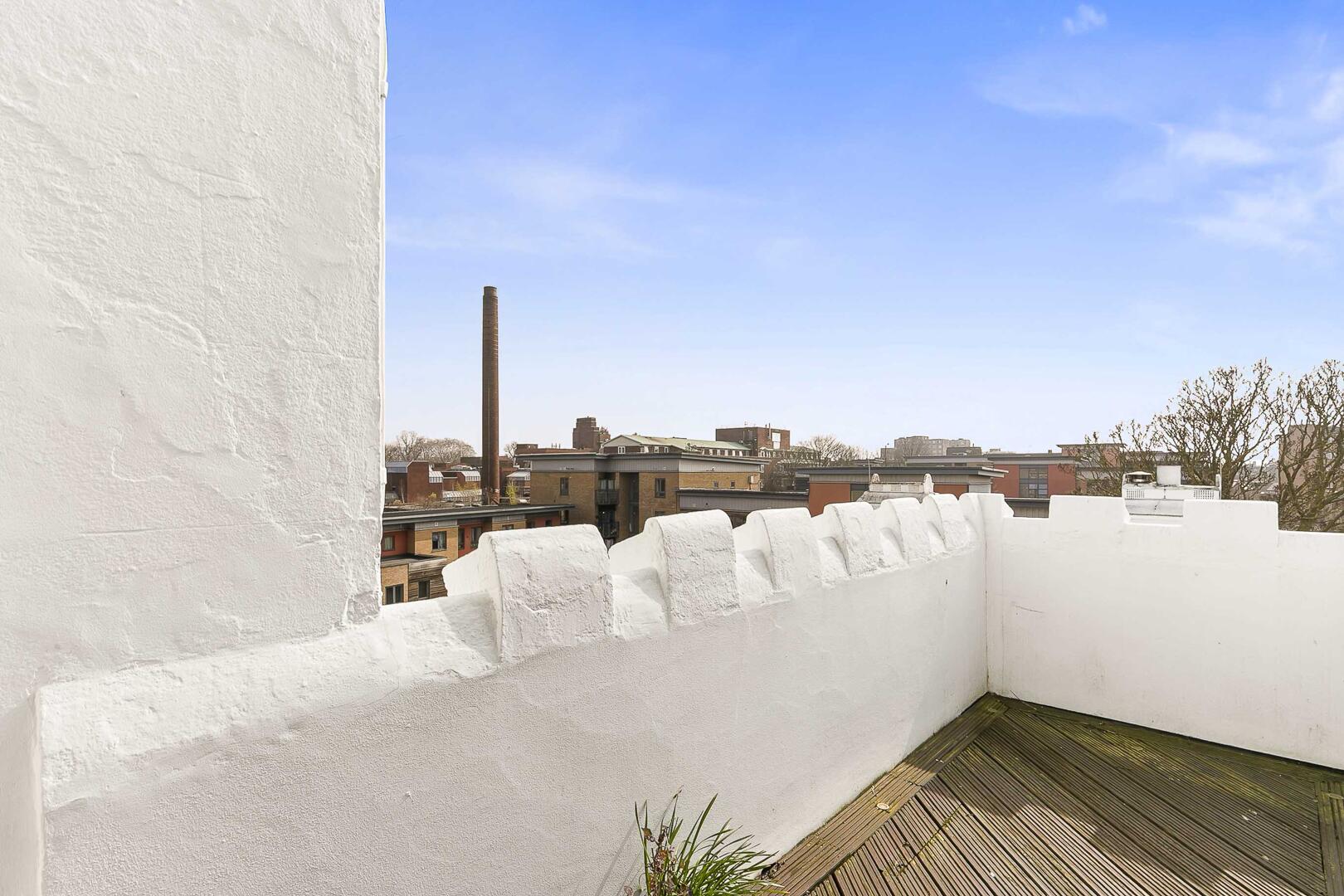 Flat Goldhawk Road in Greater London