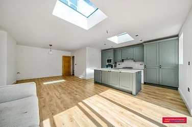House Petworth Road in Greater London