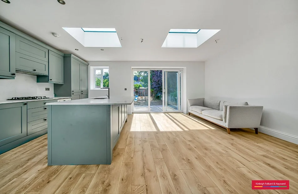 House Petworth Road in Greater London