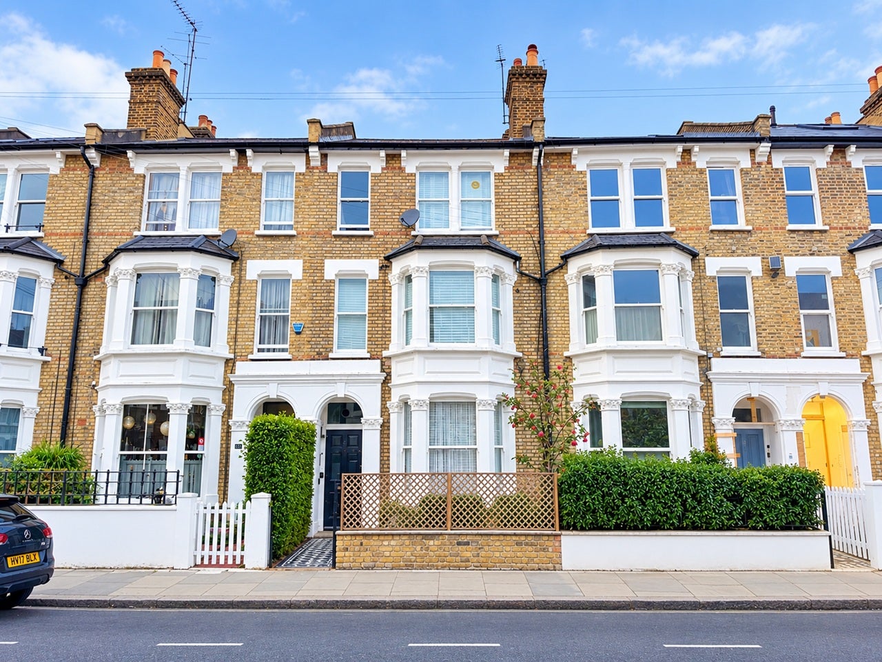 Flat Percy Road in Greater London