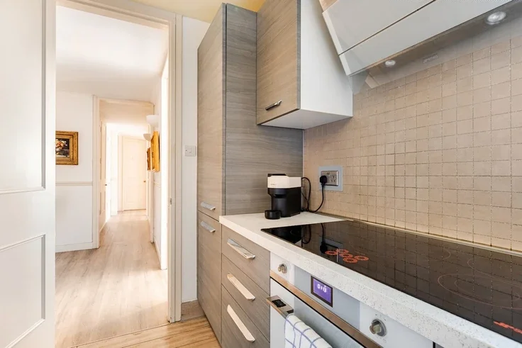 Flat Dean's Mews in City of Westminster