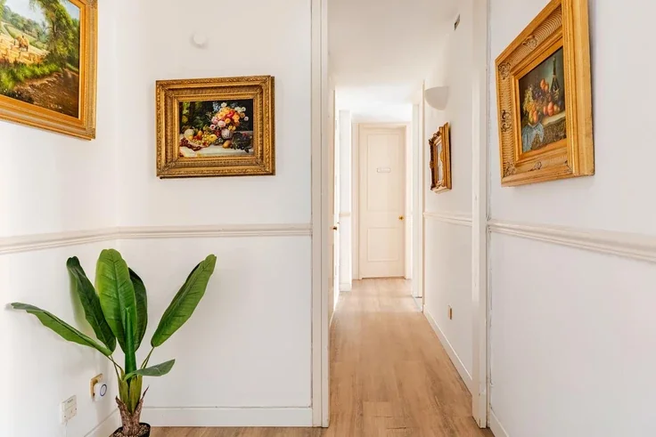 Flat Dean's Mews in City of Westminster