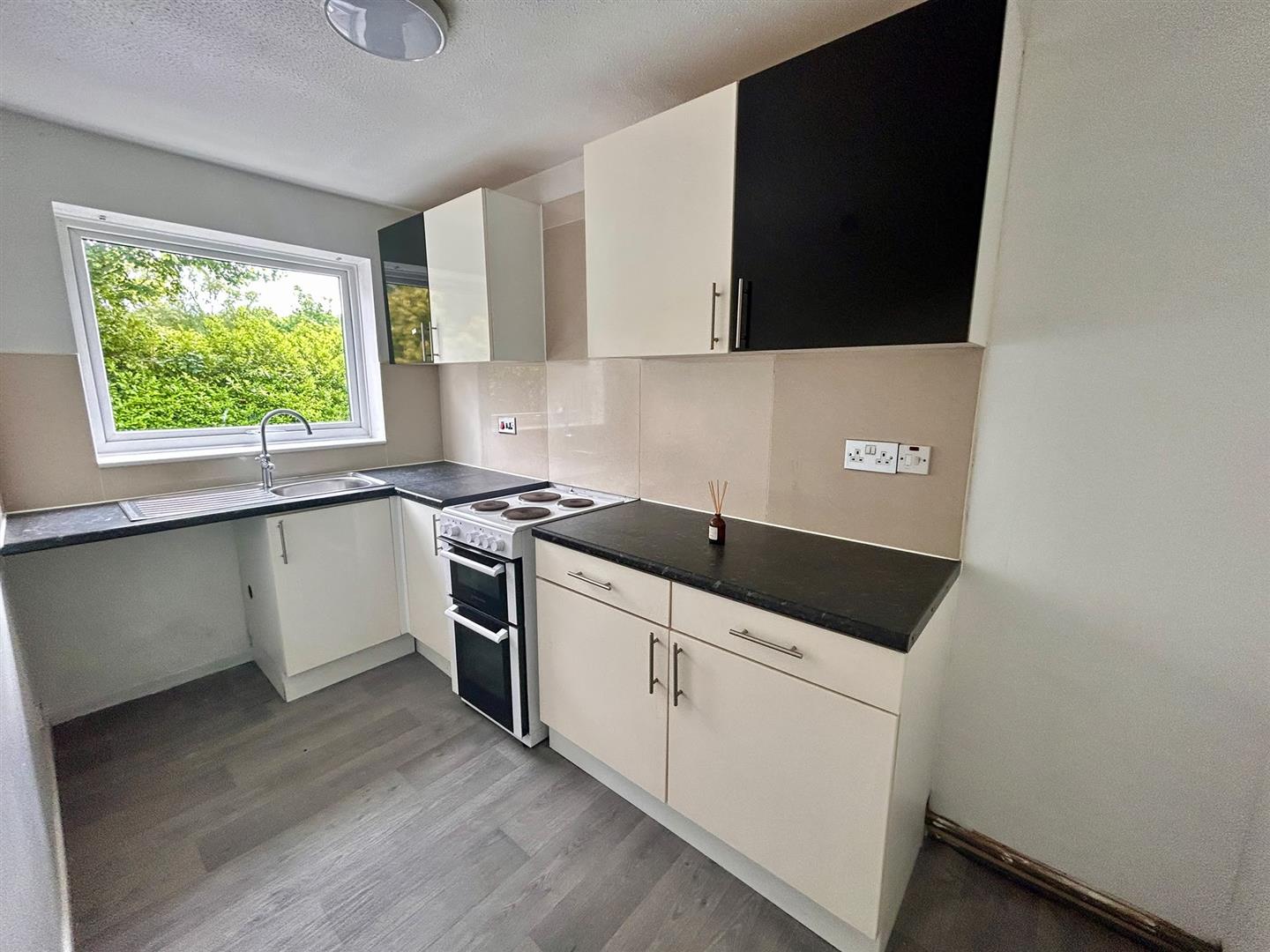 Flat Haighton Court in Preston