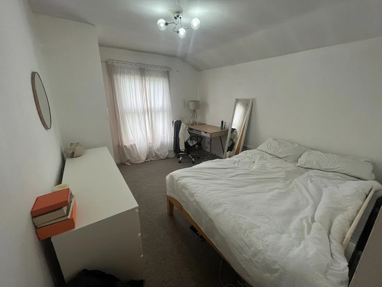 Flat Sandmere Road in Greater London