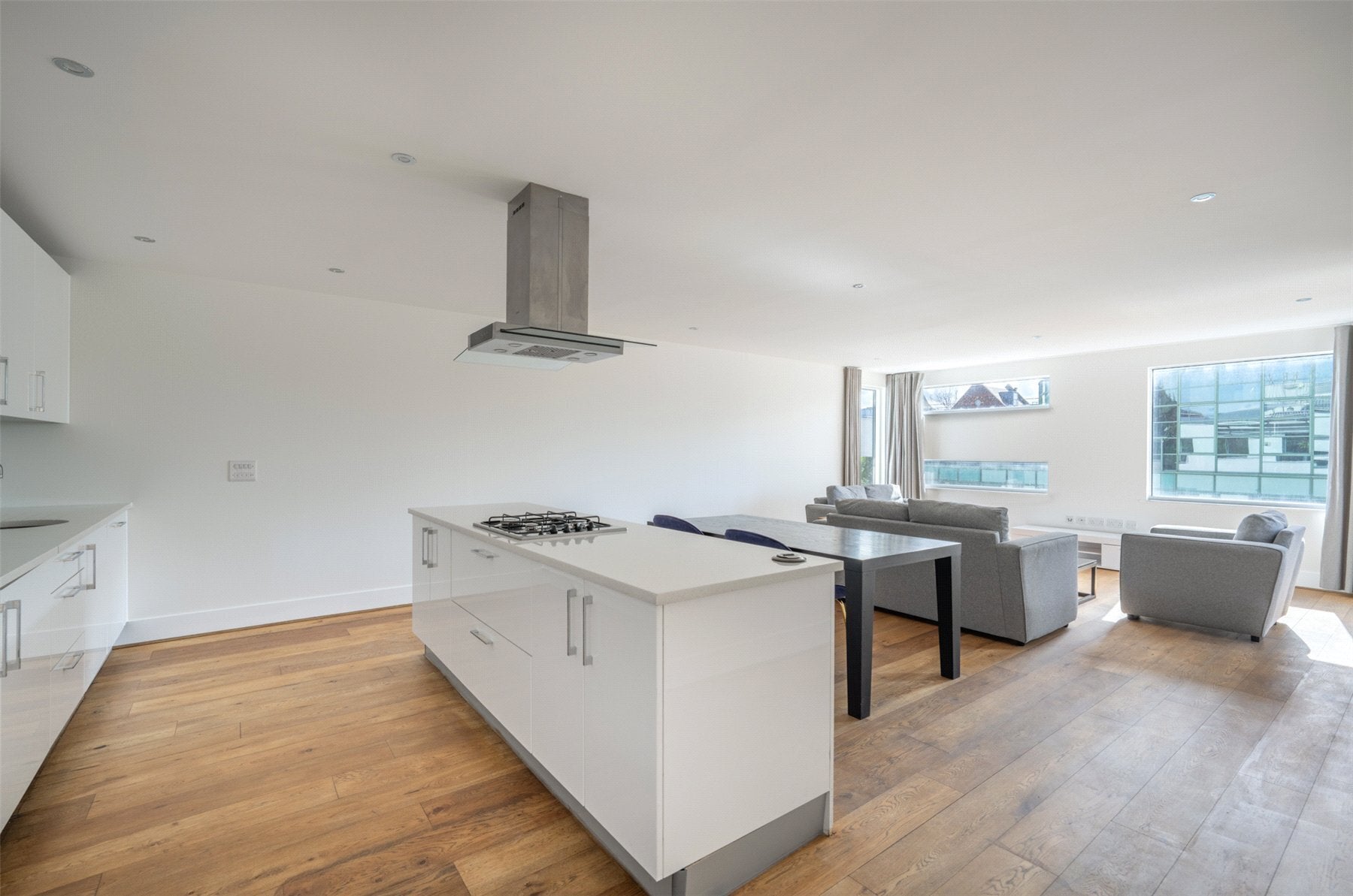 Flat Jamestown Road in Greater London