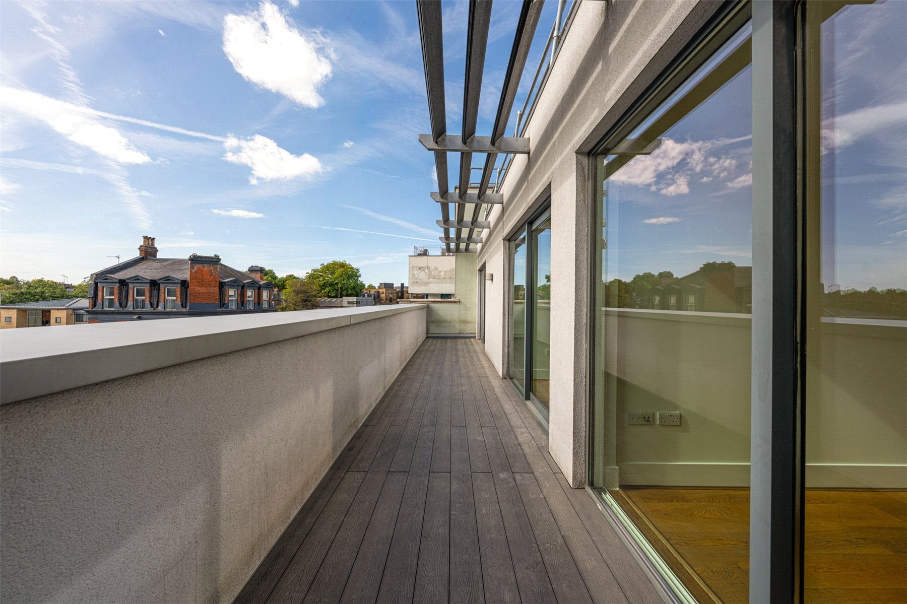 Flat Jamestown Road in Greater London