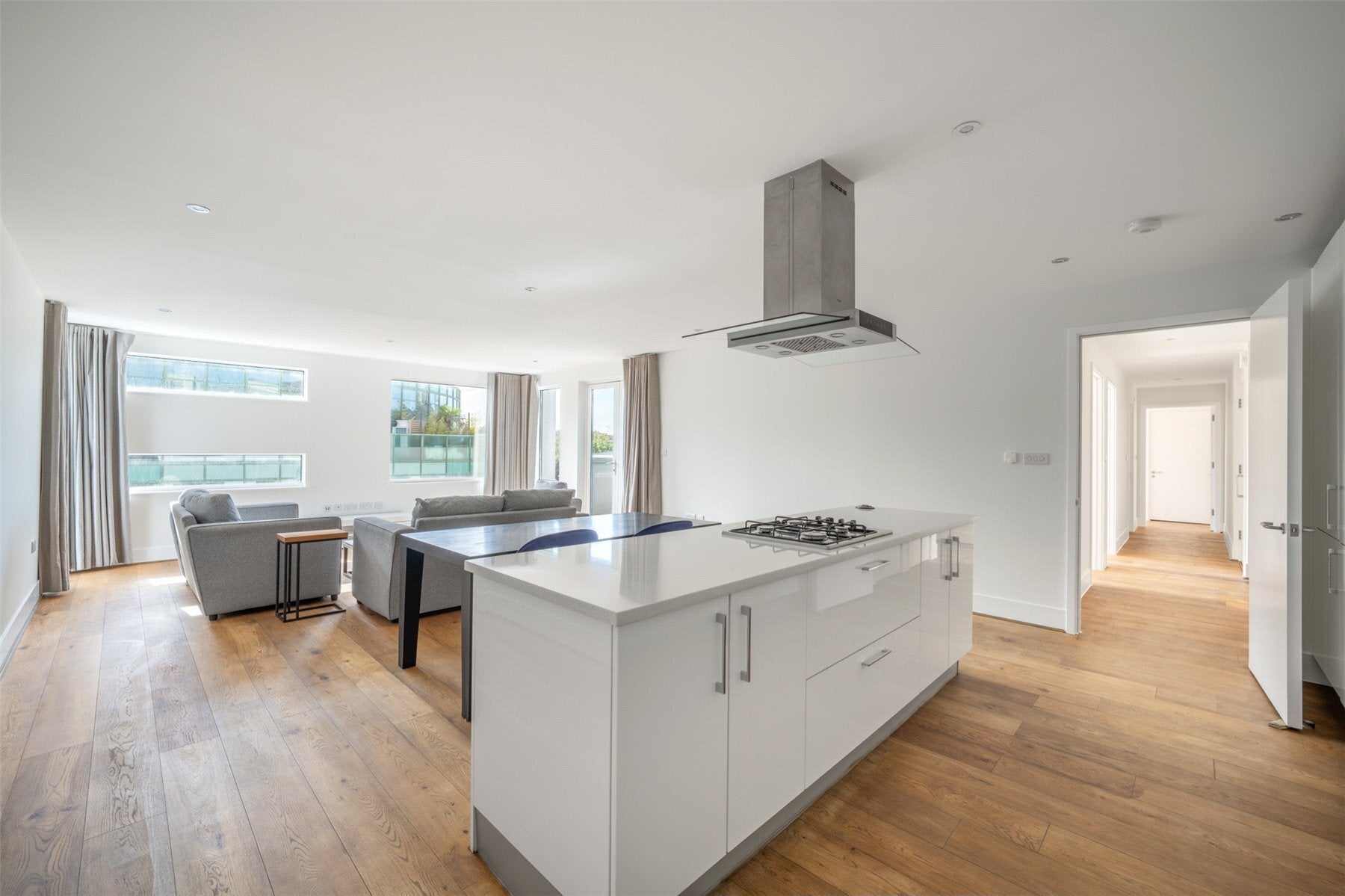 Flat Jamestown Road in Greater London