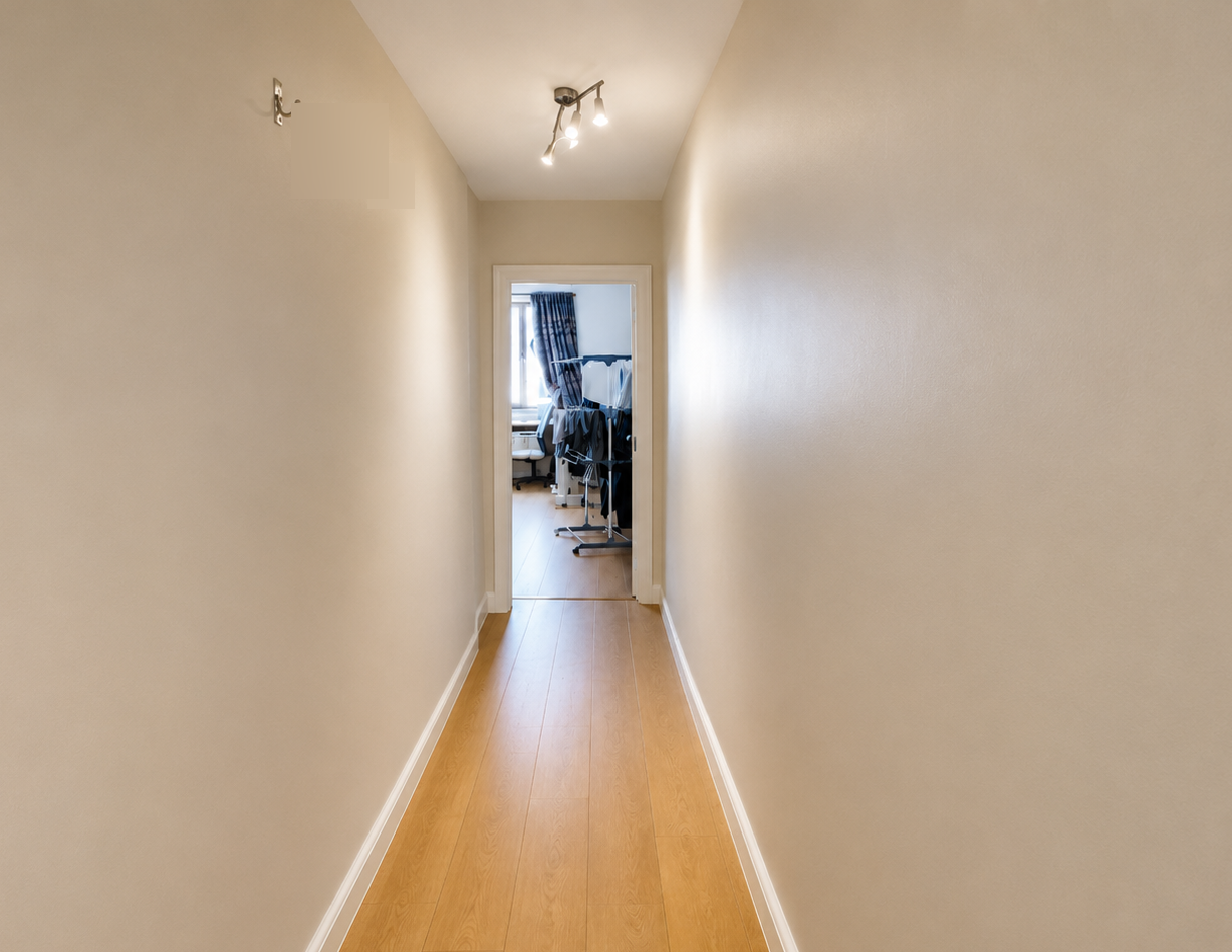 Flat Clipper Way in Greater London