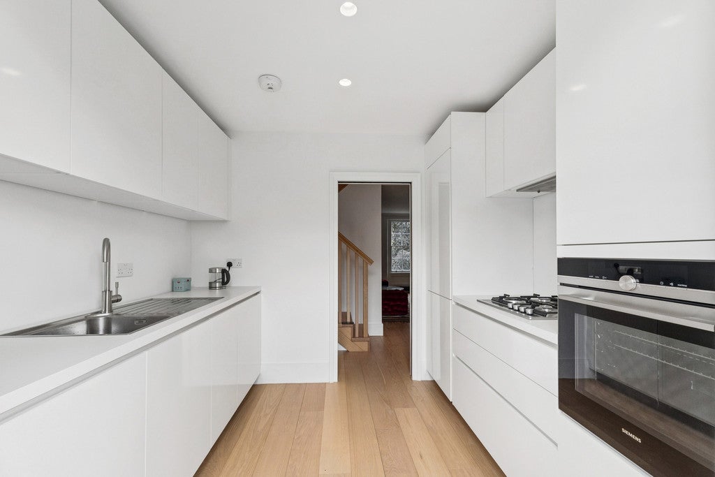 Flat Brompton Road in Greater London