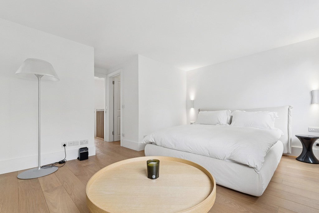 Flat Brompton Road in Greater London