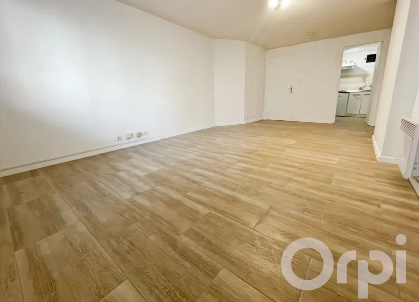 Appartement Place Victorien Bastet à Bollène