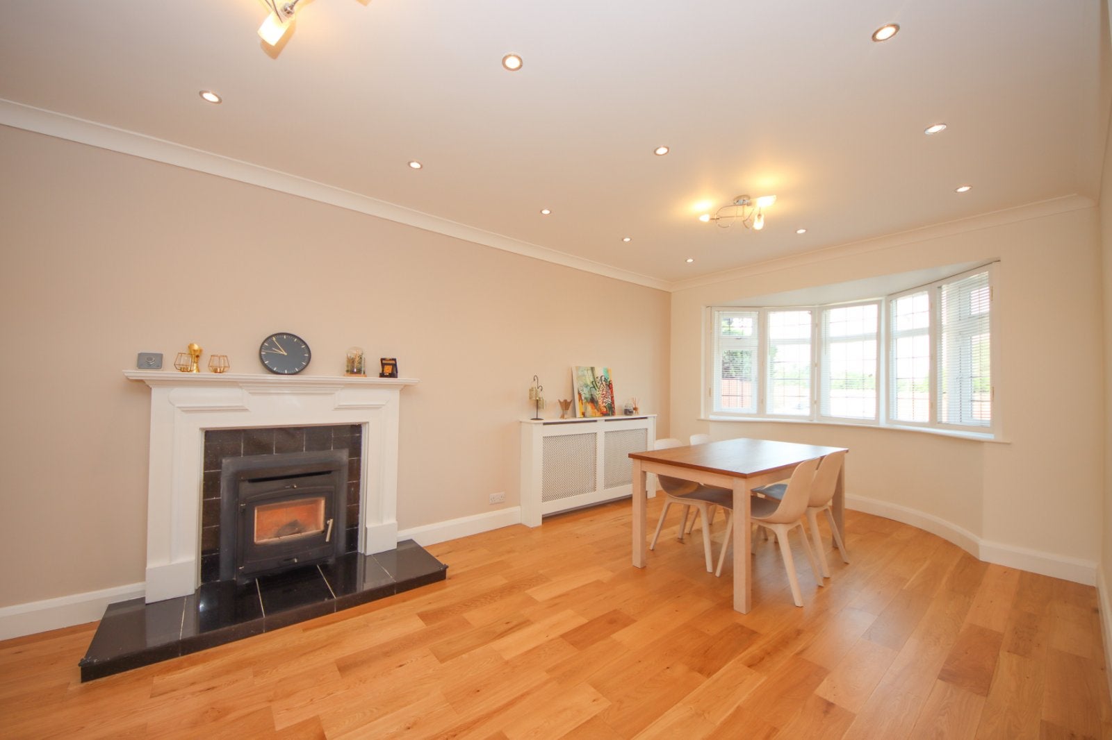 House Harefield Avenue in Epsom