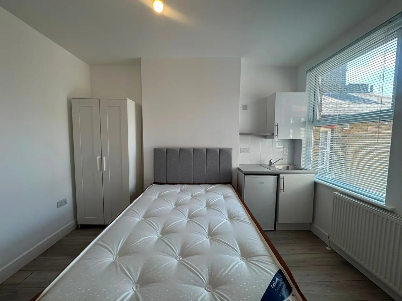 Flat Keston Road in Greater London