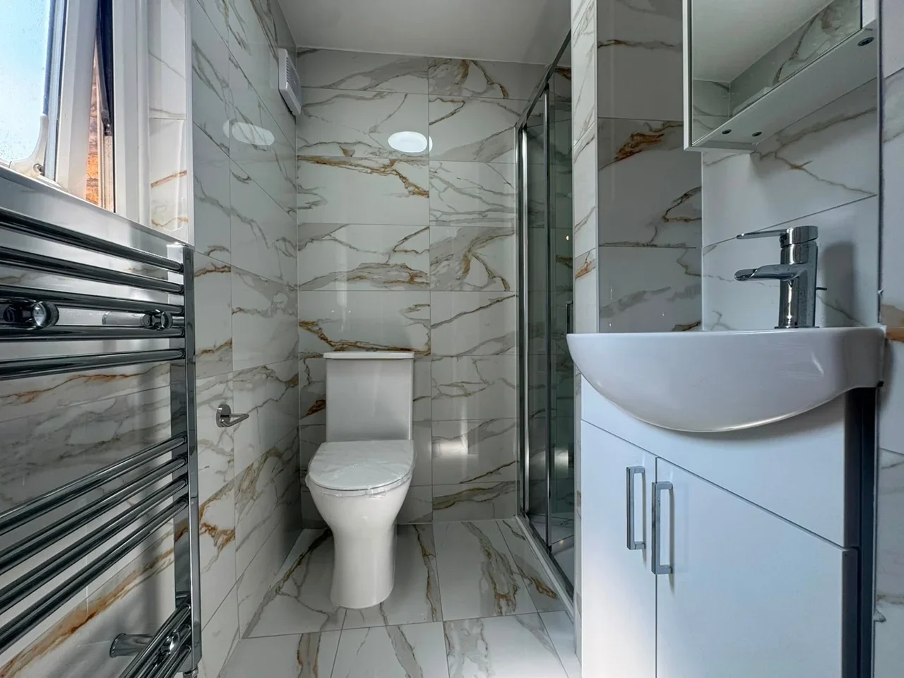 Flat Keston Road in Greater London