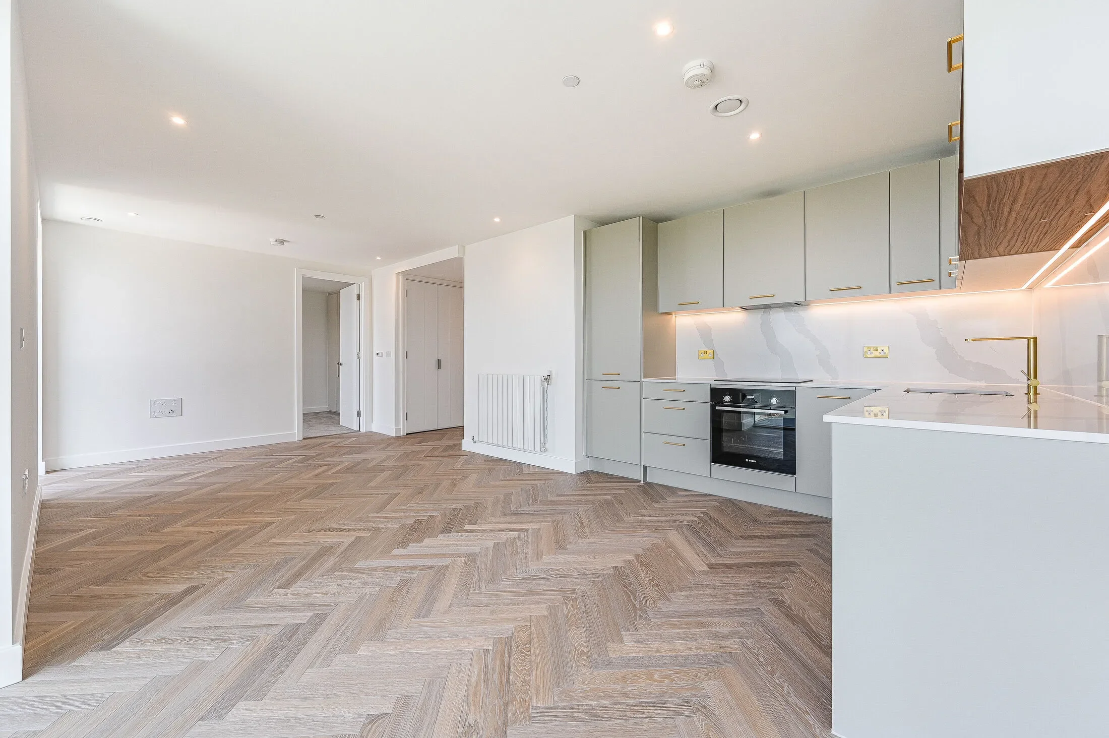 Flat Griffin Manor Way in Greater London