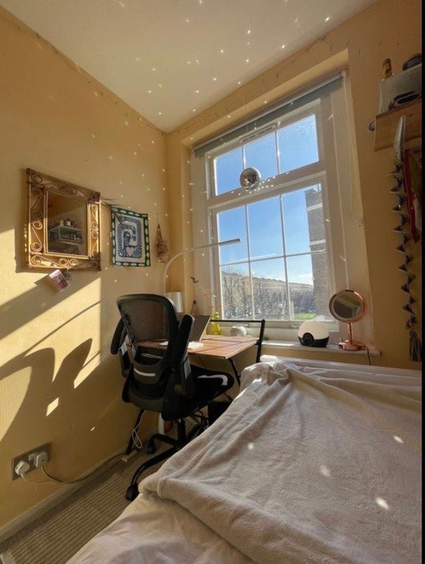 Room Ainsley Street in Greater London