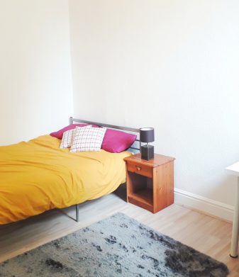 Flat Brighton Grove in Manchester