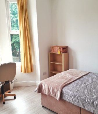 Flat Brighton Grove in Manchester