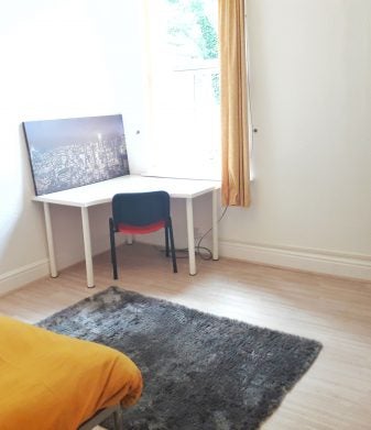 Flat Brighton Grove in Manchester