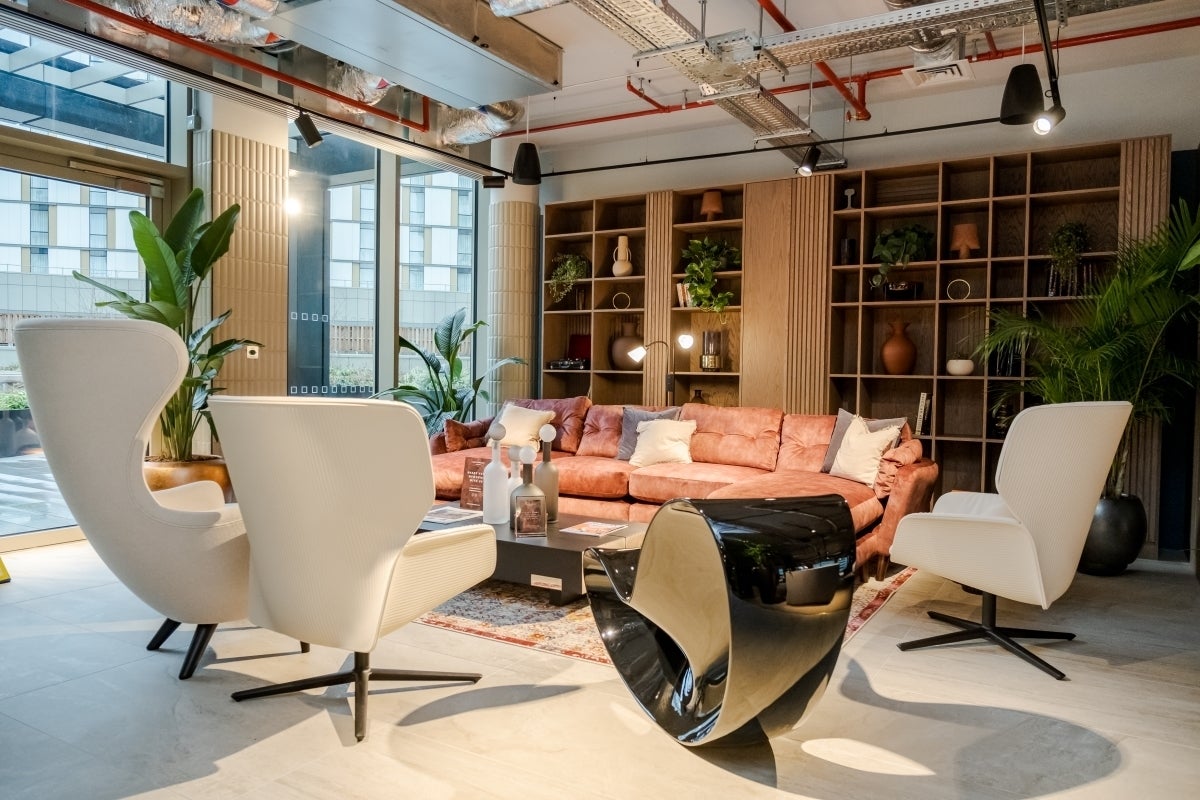 Flat Cherry Park Lane in Greater London