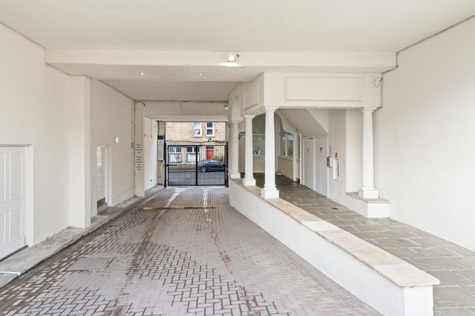 Flat Caledonian Crescent in City of Edinburgh