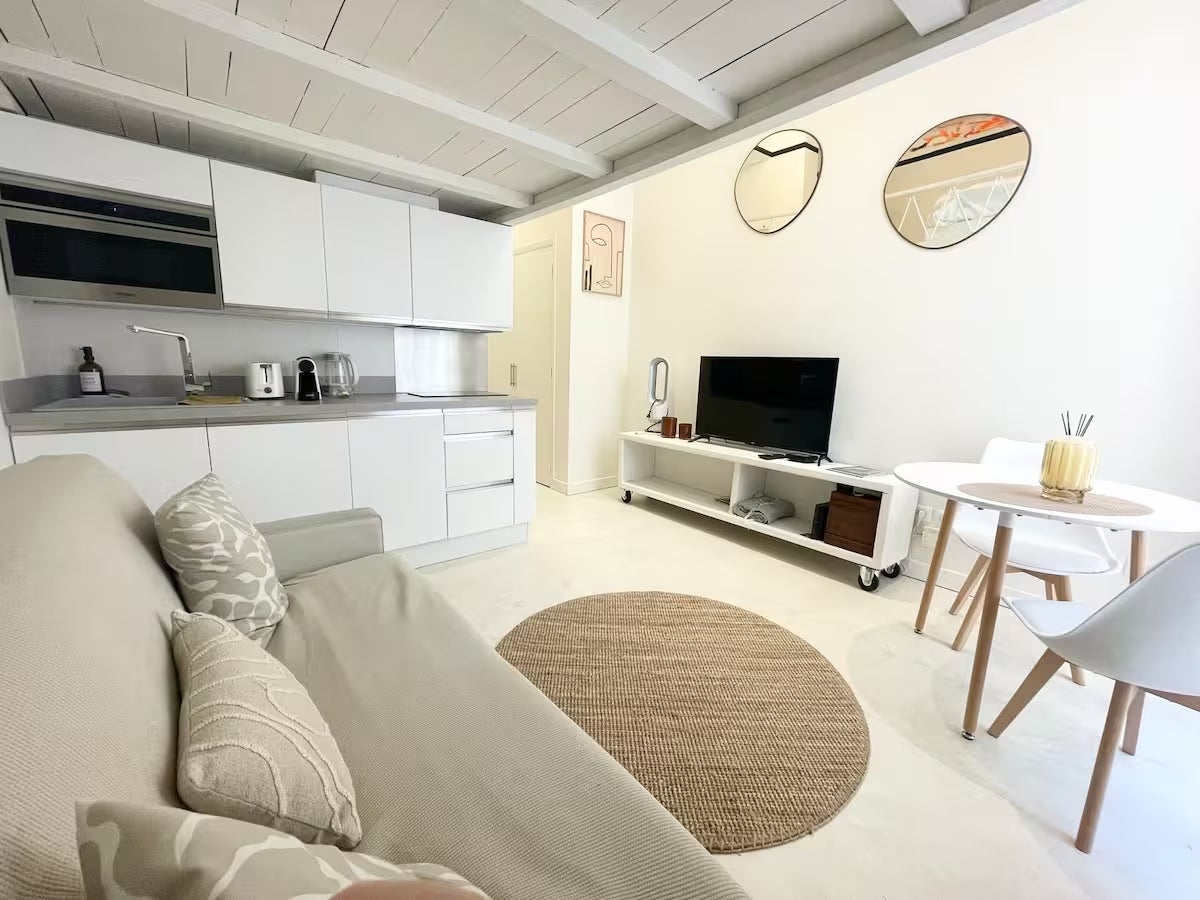 Room Rue Assalit in Nice