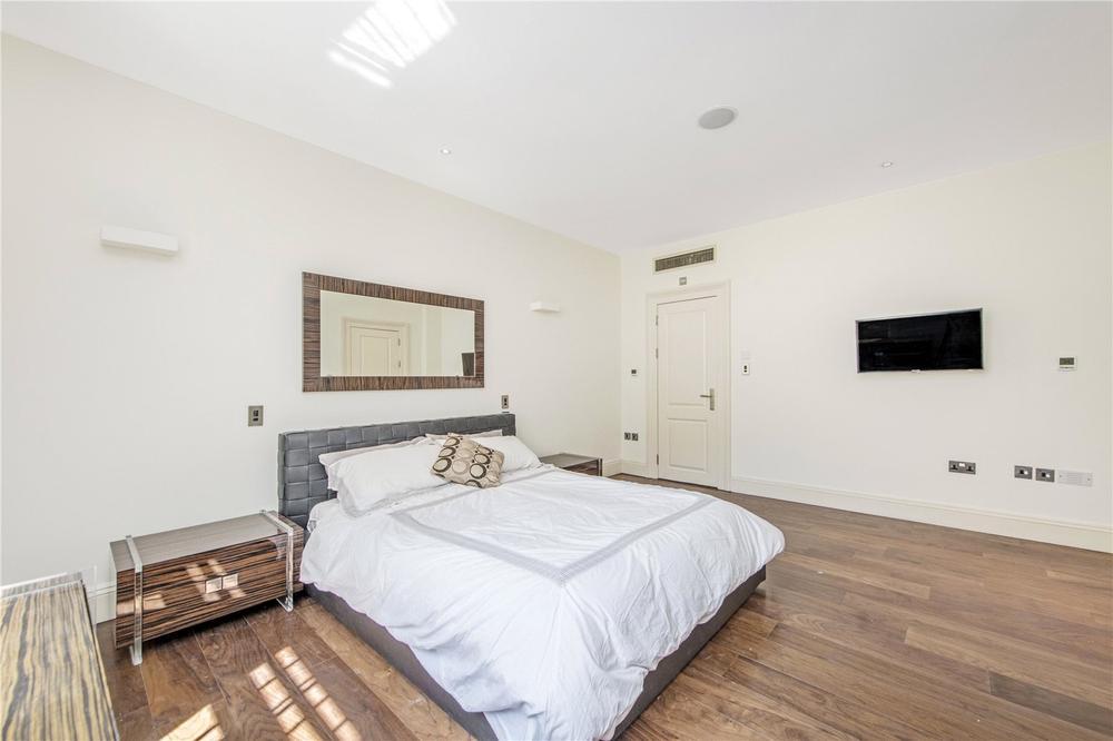 Flat Claverton Street in City of Westminster