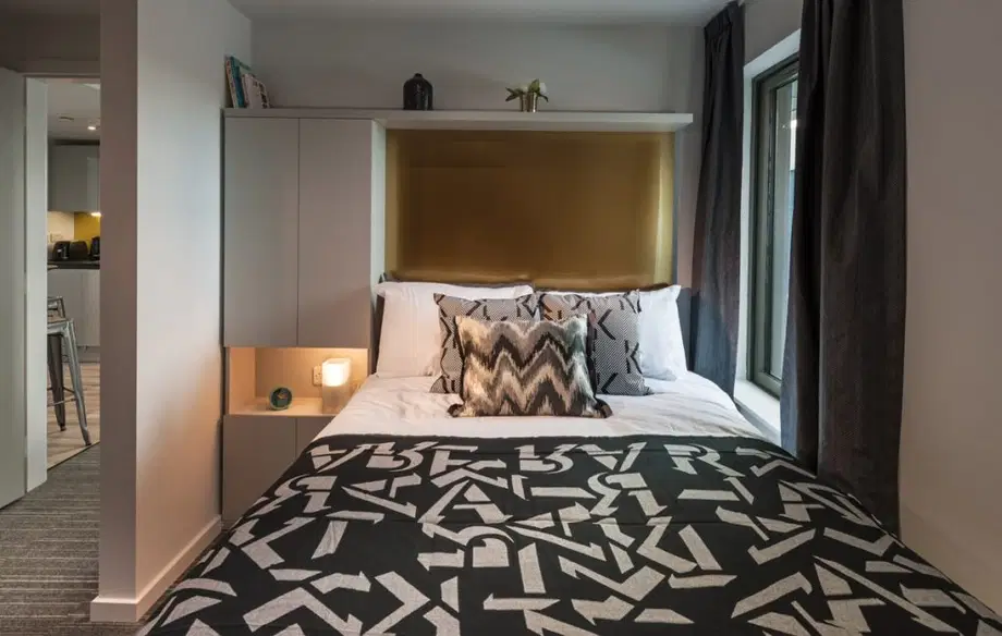 Room Bond Street in Coventry