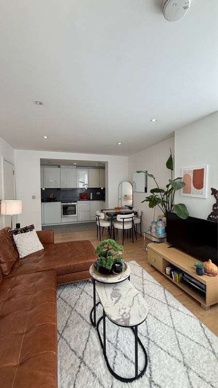 Flat Bridle Mews in Greater London