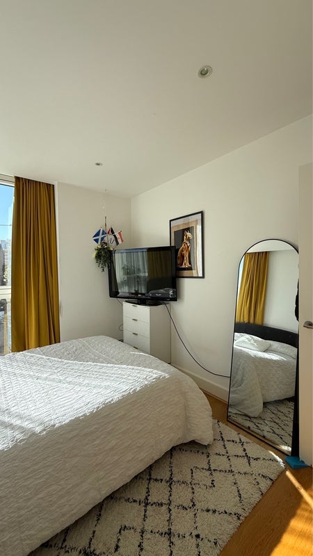 Flat Bridle Mews in Greater London