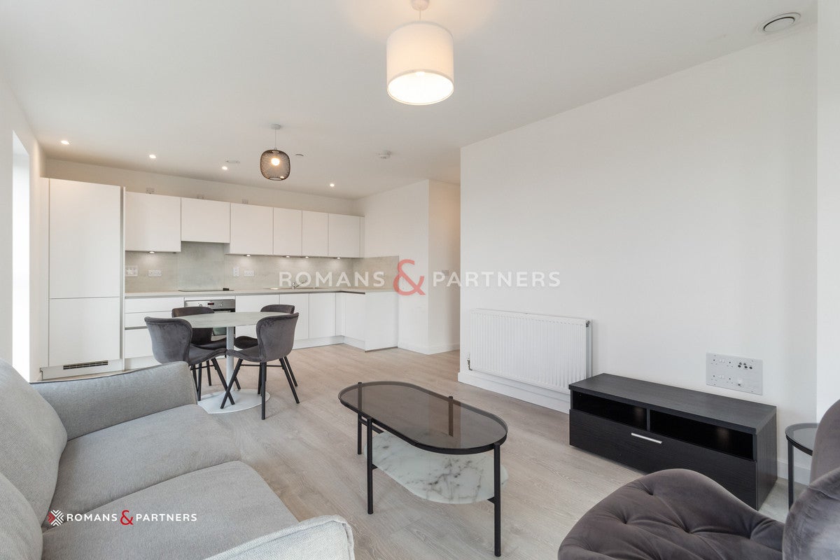 Flat Goldsmiths Close in Greater London