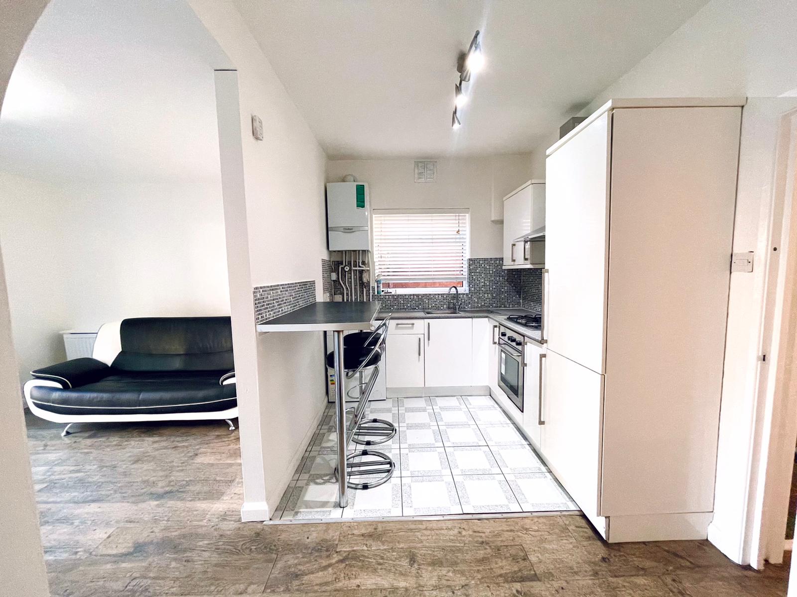 Flat Belgrave Road in Greater London