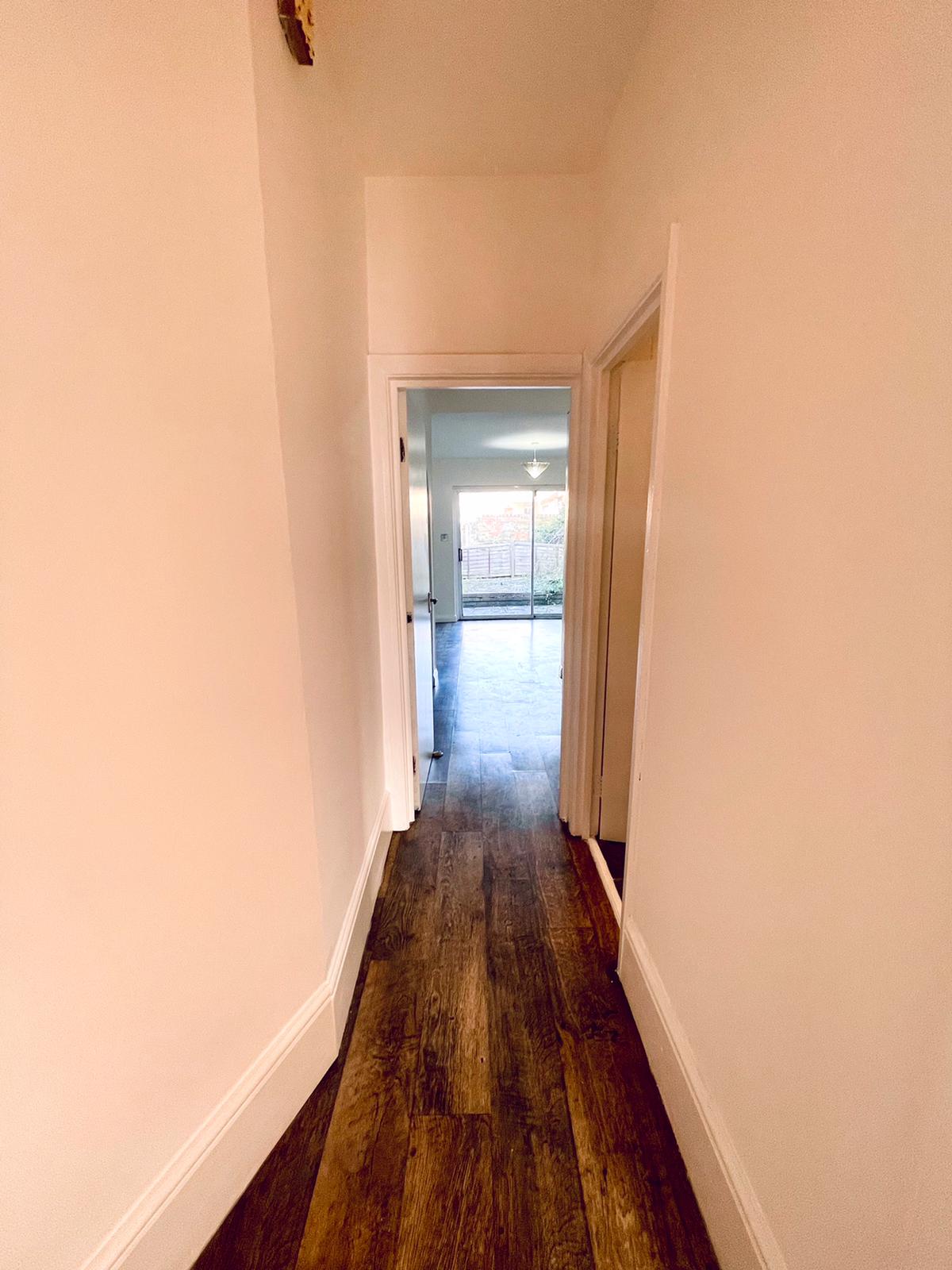 Flat Belgrave Road in Greater London
